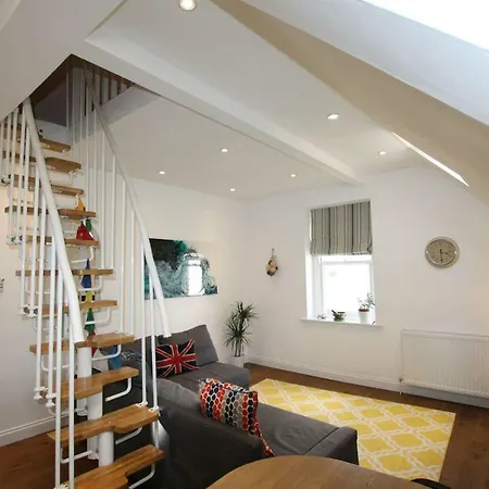 Modern Stylish In Heart Of Clifton Bristol