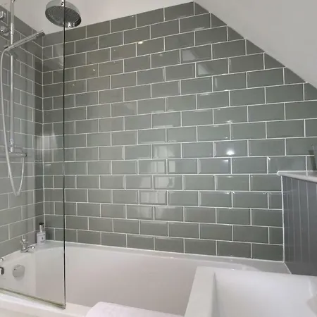 Modern Stylish In Heart Of Clifton شقة *